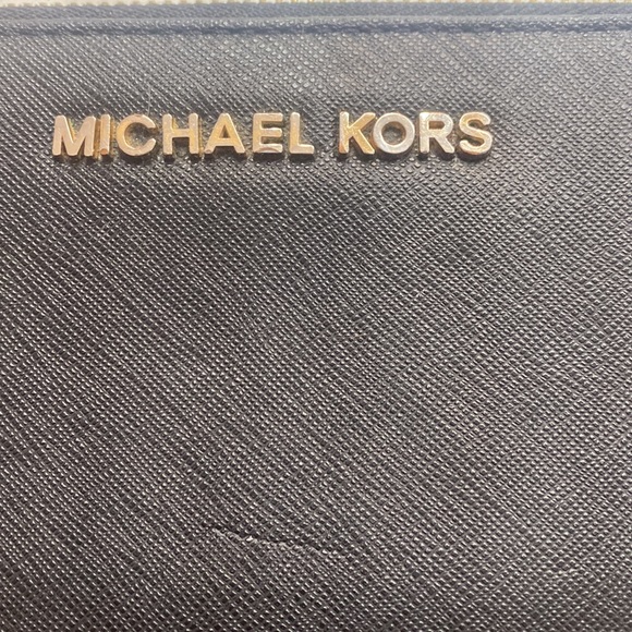 Michael Kors Wallet - Picture 5 of 7